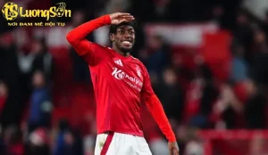 CĐV Man Utd muốn mang Elanga về lại Old Trafford