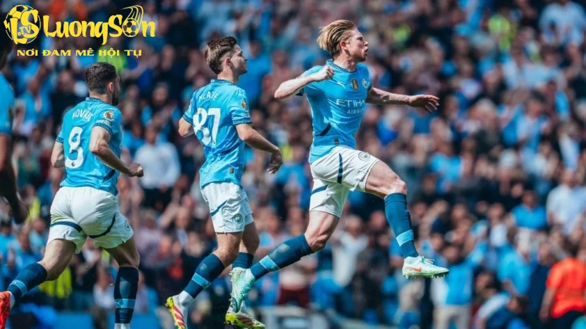Man City có màn ngược dòng ấn tượng trước Crystal Palace