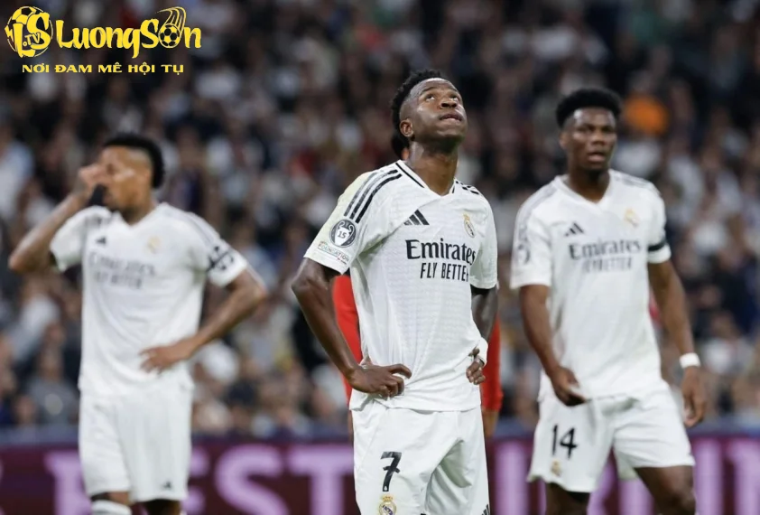 Thái độ trên sân dường như là nguyên nhân khiến Vinicius mất điểm trong lòng CĐV Real Madrid.