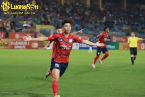 Văn Đức giúp CAHN vượt lên dẫn trước